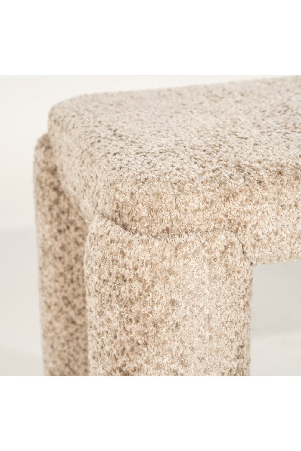 Fully-Upholstered Bench | Oroa.com