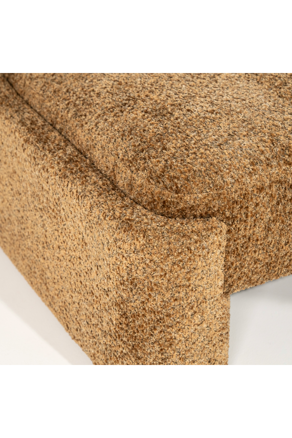 Fully-Upholstered Lounge Chair | By-Boo Omla | Oroa.com