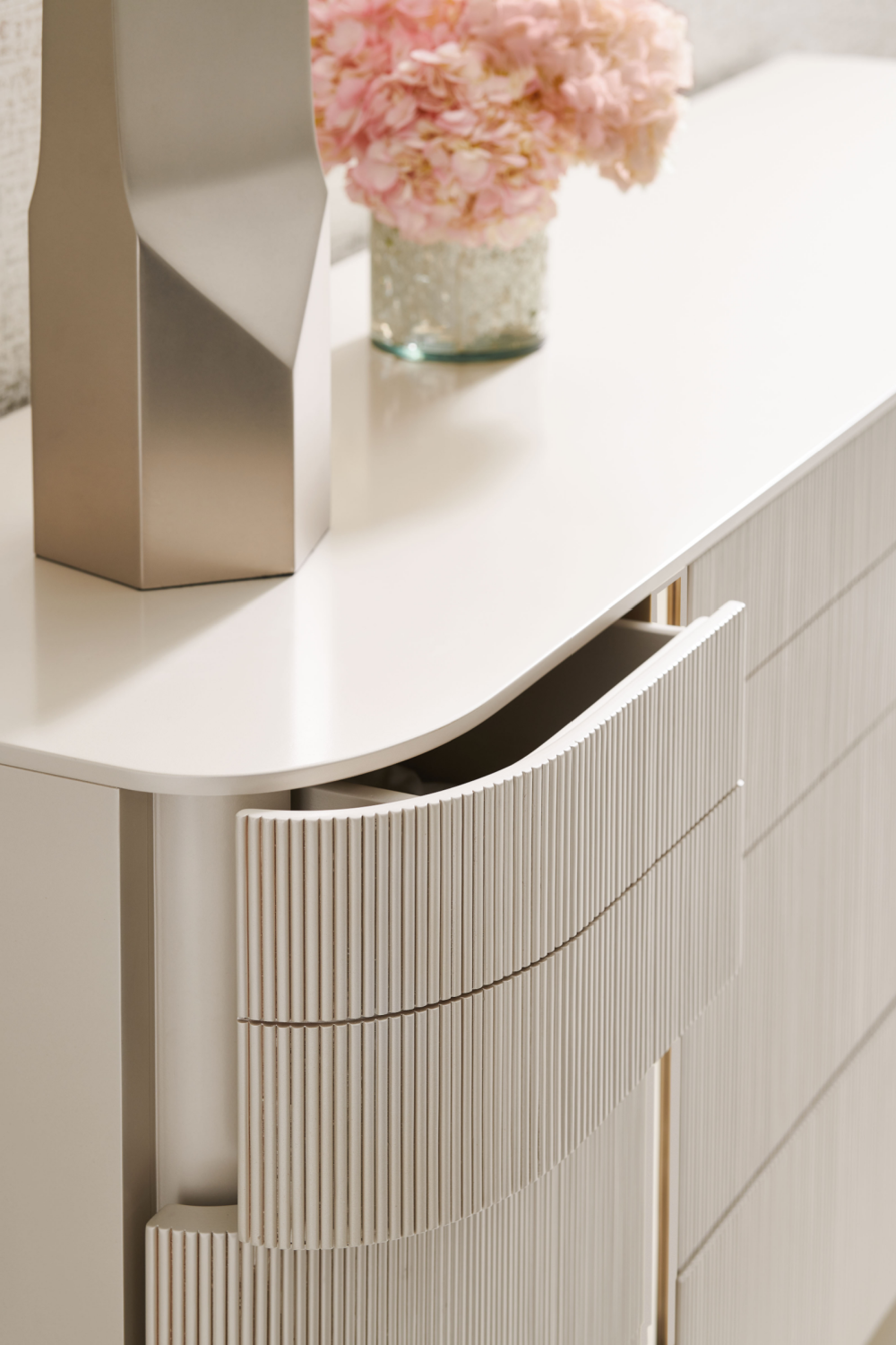 Matte Pearl Modern Dresser – Love At First Sight – alternate view 5