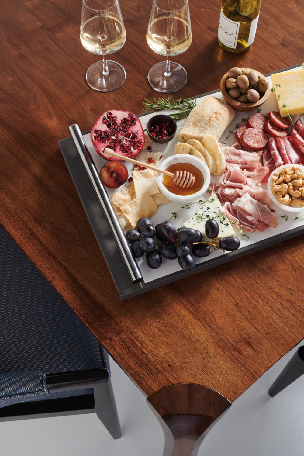 Extendable Dining Table | Caracole Room For More | Oroa.com