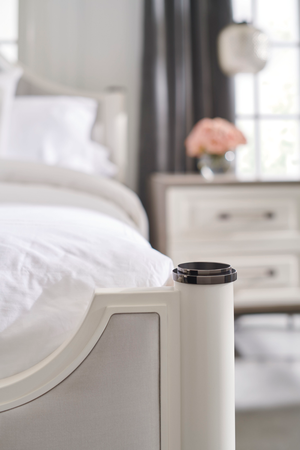 White Channel Tufted Queen Bed | Caracole To Post Or Not To Post | Oroa.com