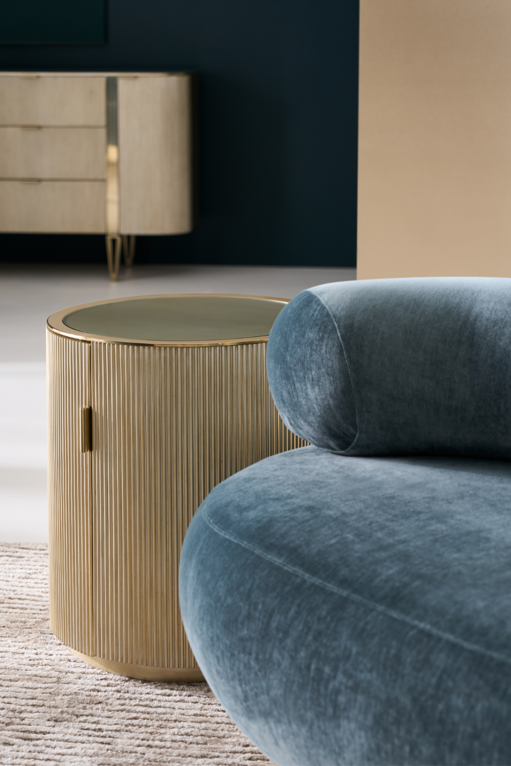 Glass Top Barrel End Table | Caracole Love | Oroa.com