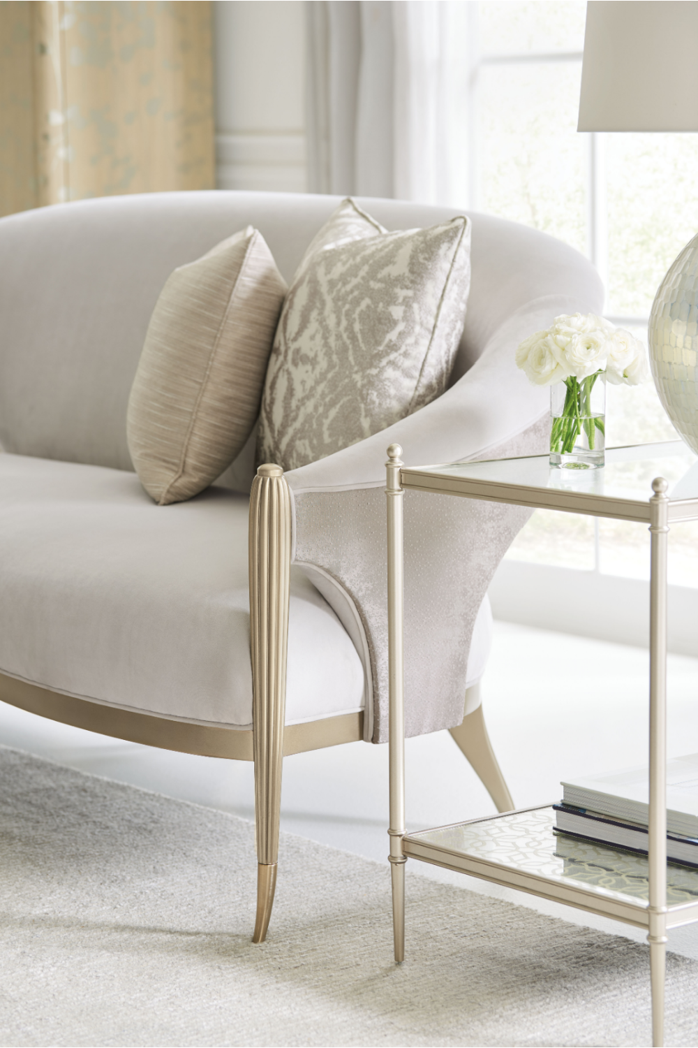 Mid-Century Modern Side Table | Caracole Perfectly Adaptable | Oroa.com