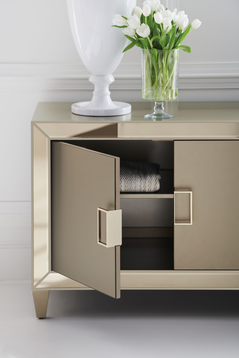 Mirrored Modern Console | Caracole Mogul Oroa.com