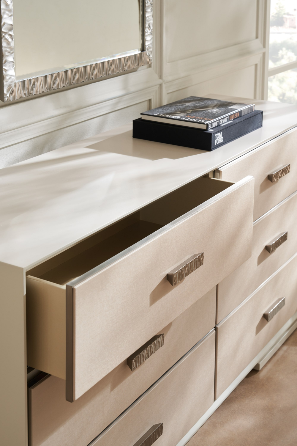 Textured Metal Mirror | Caracole Silver Mirage | Oroa.com
