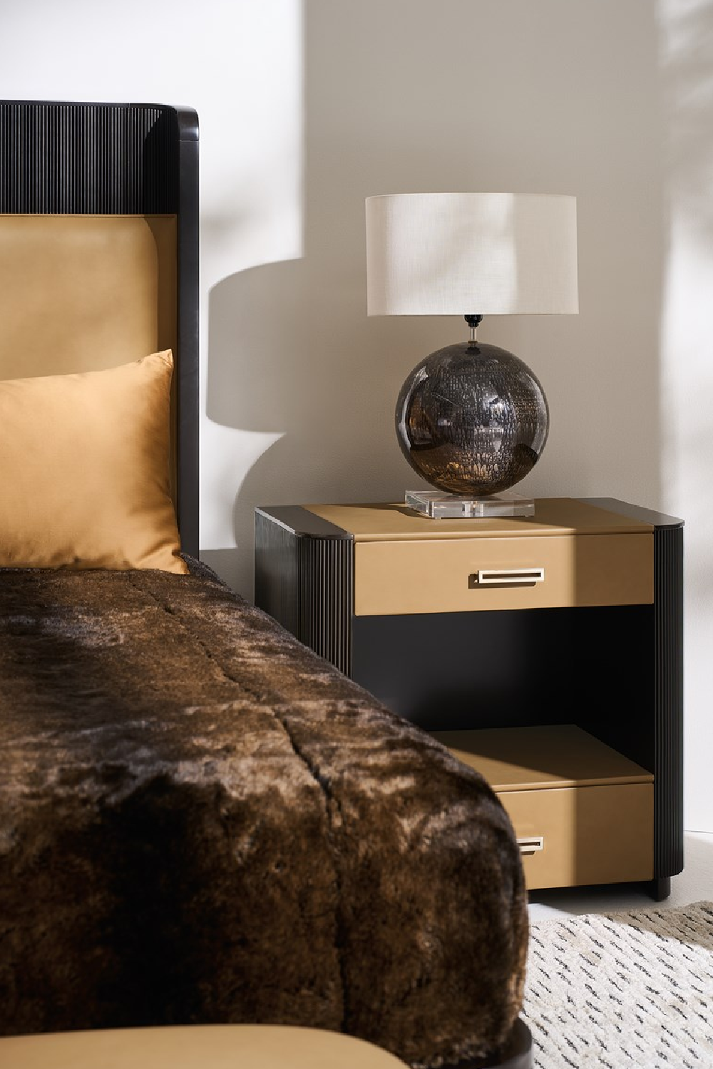 Reeded Headboard King Bed | Caracole Fall In Love | Oroa.com