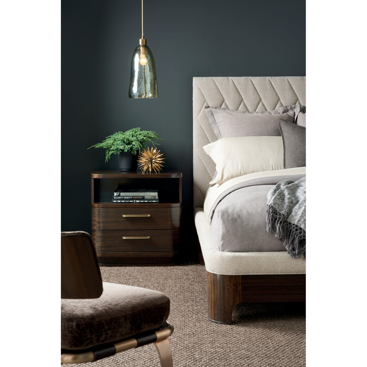 Neutral-Toned Quilted Bed | Oroa.com
