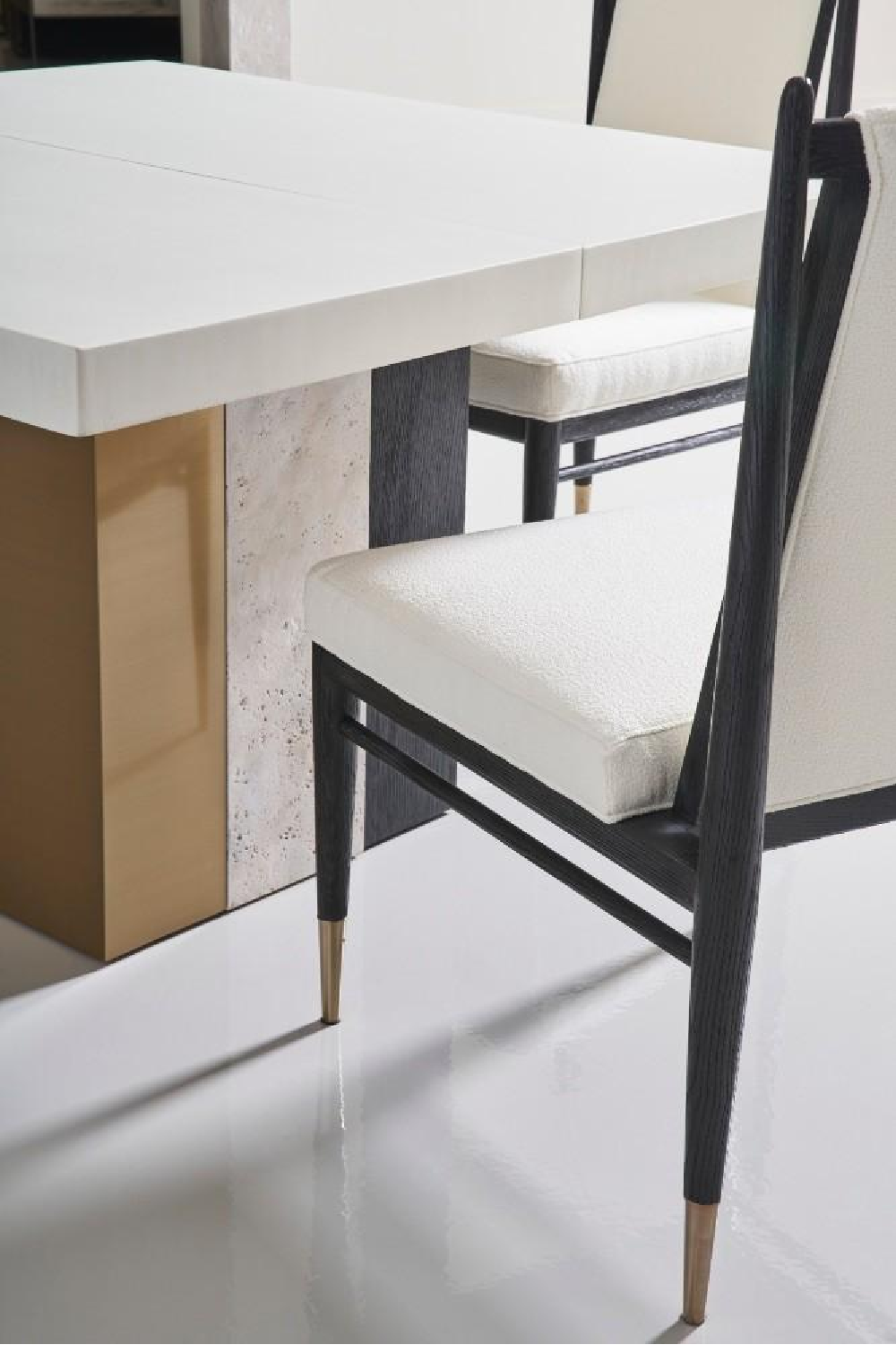 Extendable Modern Dining Table | Caracole Unity | Oroa.com