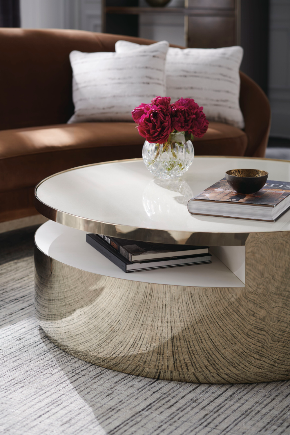 Brown Velvet Curved Sofa | Caracole Main Event | Oroa.com