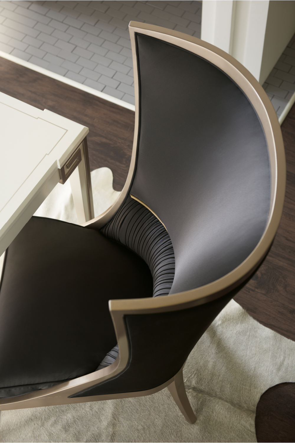 Curved Wingback Chair | Caracole Pop Your Collar | Oroa.com