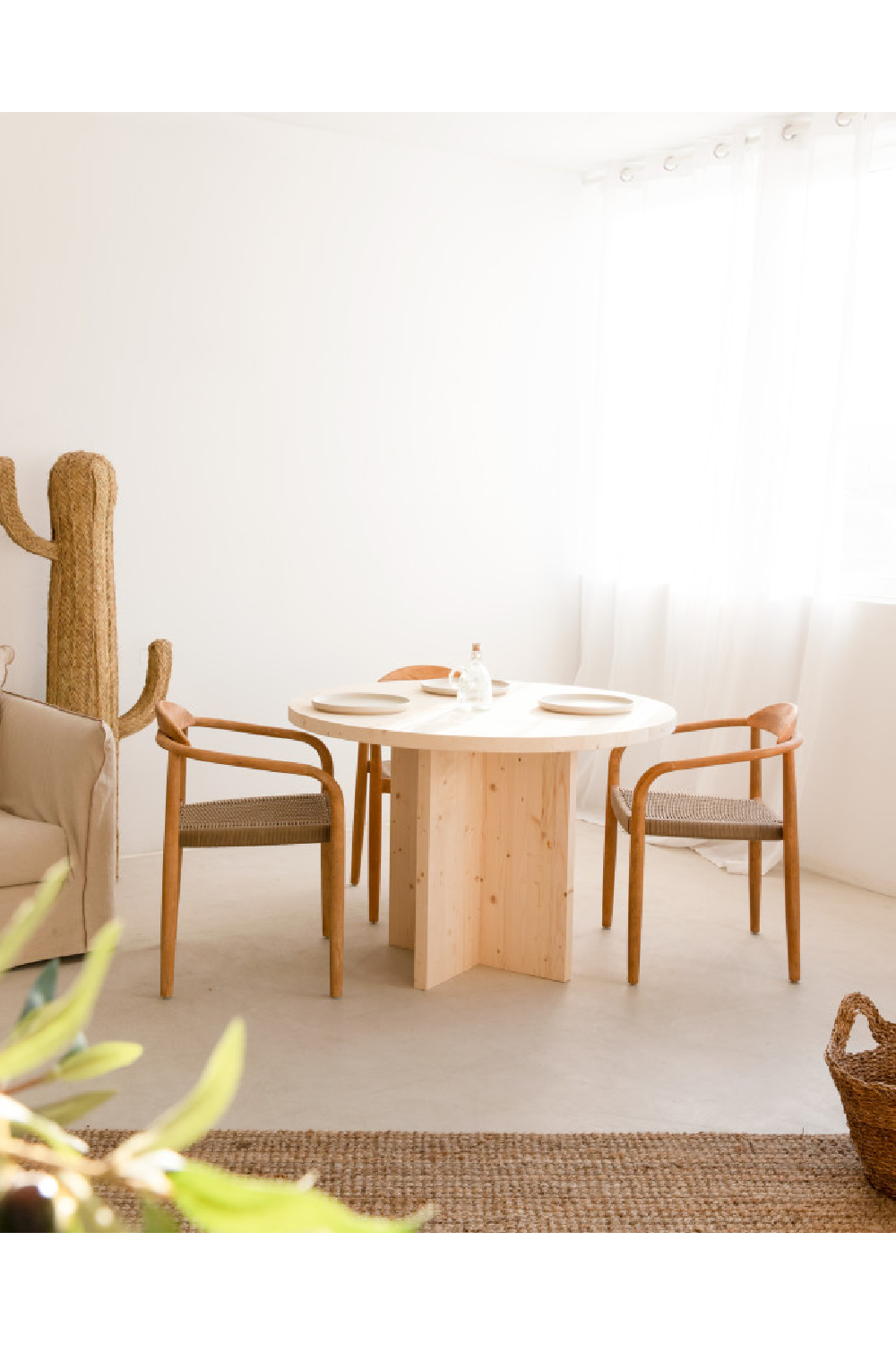 Japandi Round Dining Table | Decowood Tokyo | Oroa.com