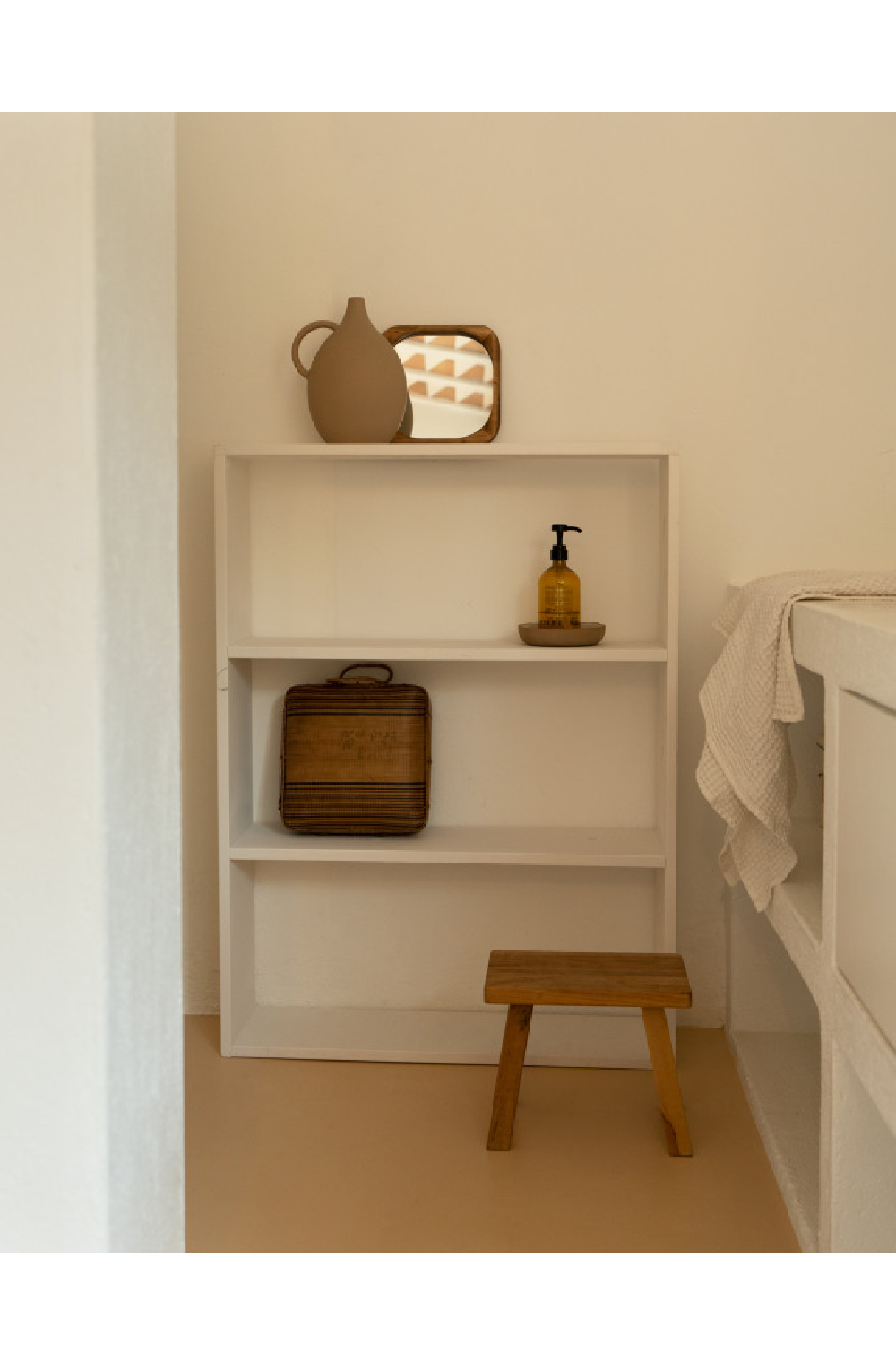 Spruce Wood Nordic Shelf | Decowood Saura | OROA.com