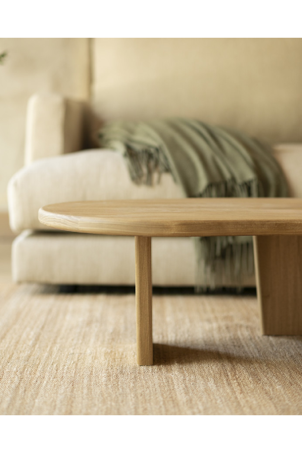 Pebble-Shaped Poplar Coffee Table | Decowood Bimba | Oroa.com