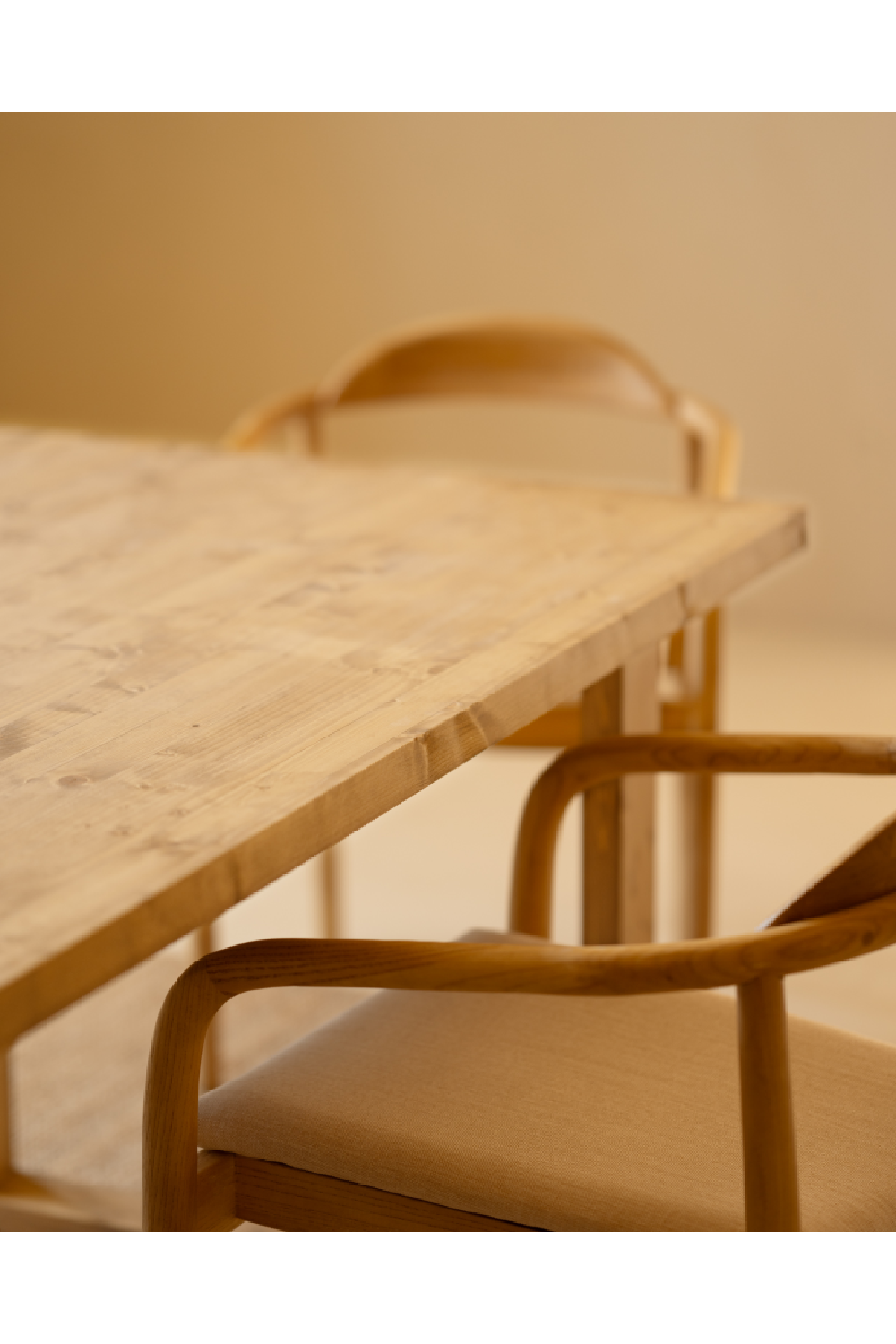 Scandinavian Style Dining Table | Decowood Cairo | Oroa.com