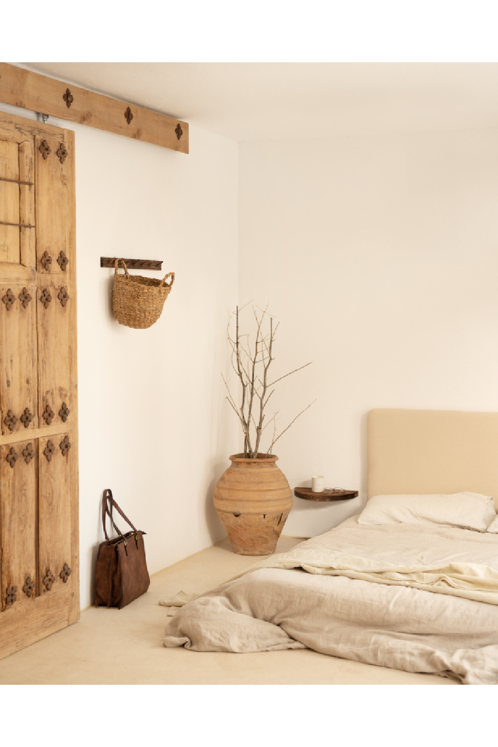 Semi-Circle Floating Bedside Tables (2) | Decowood Tokyo | Oroa.com