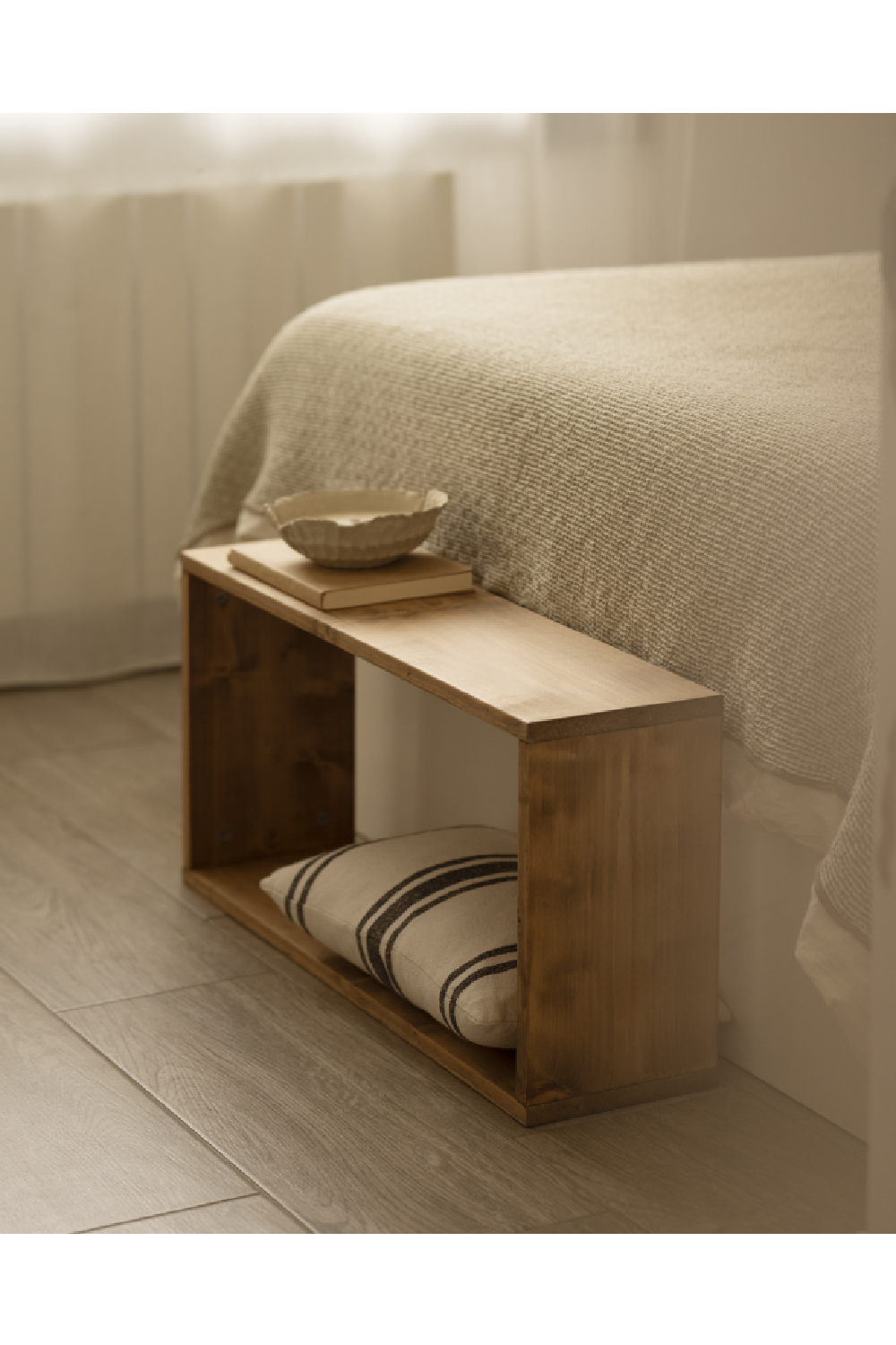 Minimalist Wooden Side Shelf | Decowood Saura | OROA.com