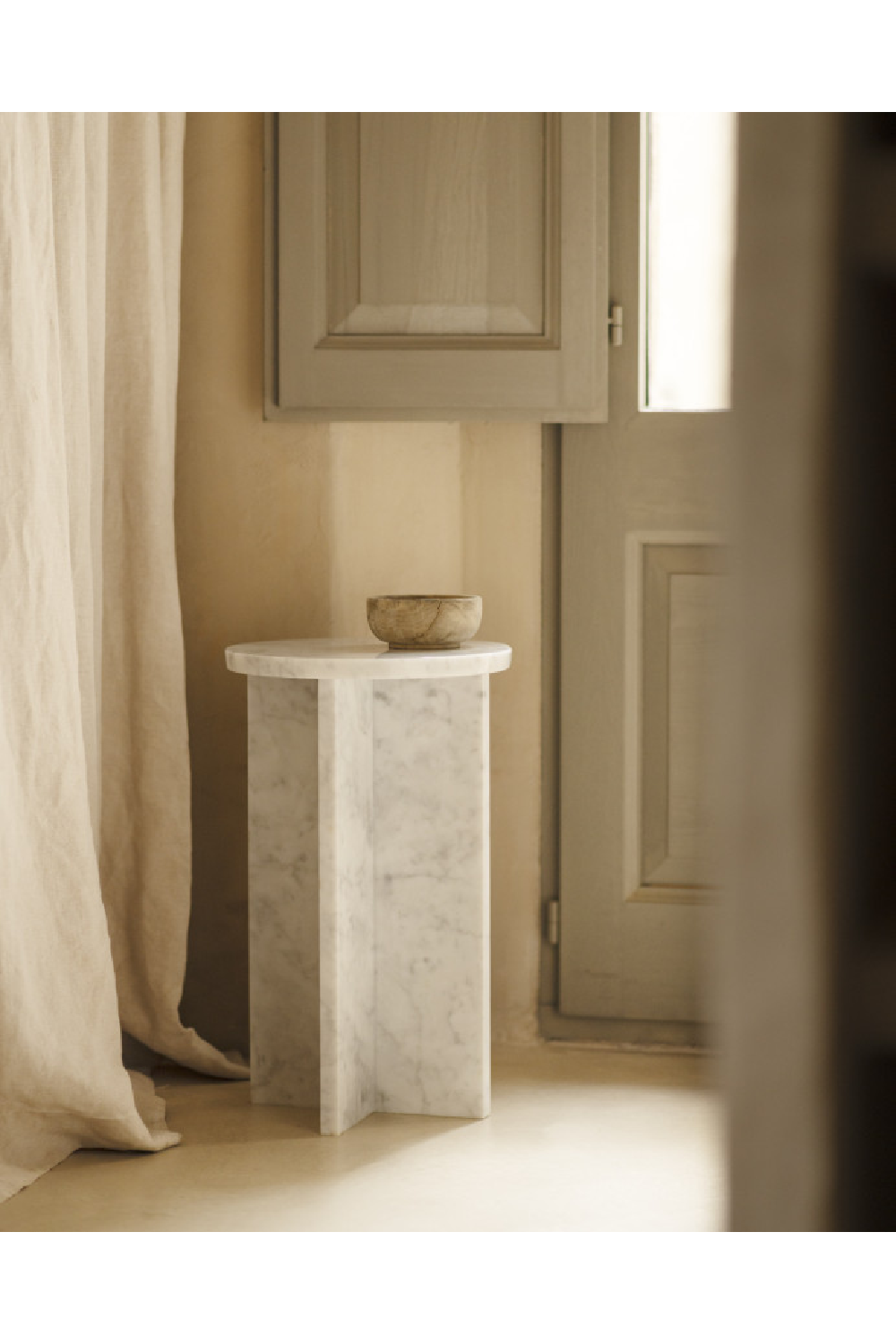 Round Marble Side Table | Decowood Tuscany | Oroa.com