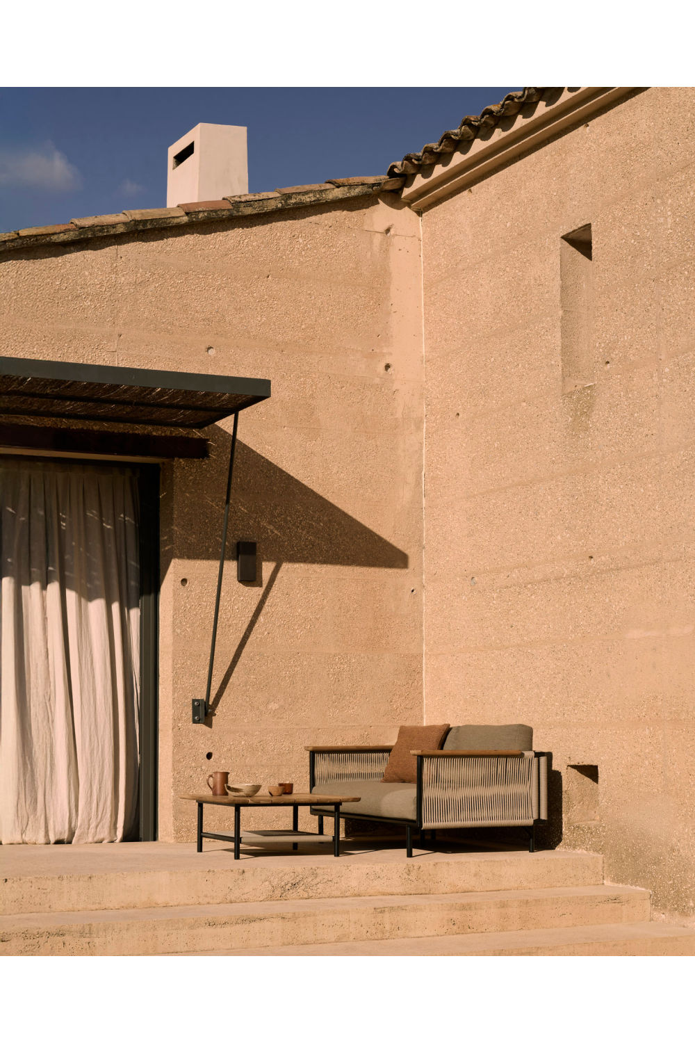 Woven Corn Arm Outdoor Sofa | Ethnicraft Corbey | Oroa.com