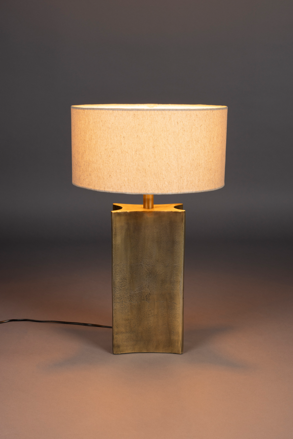 Cream Linen Table Lamp | Dutchbone Rico | OROA.com