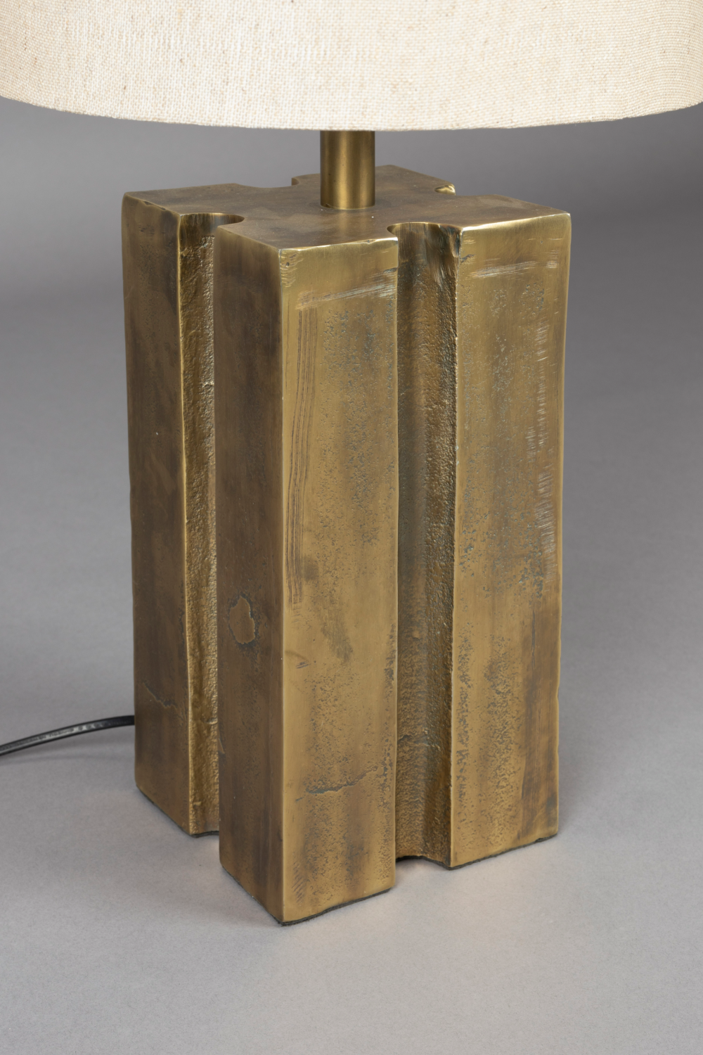 Gold Aluminium Table Lamp | Dutchbone Roc | OROA.com