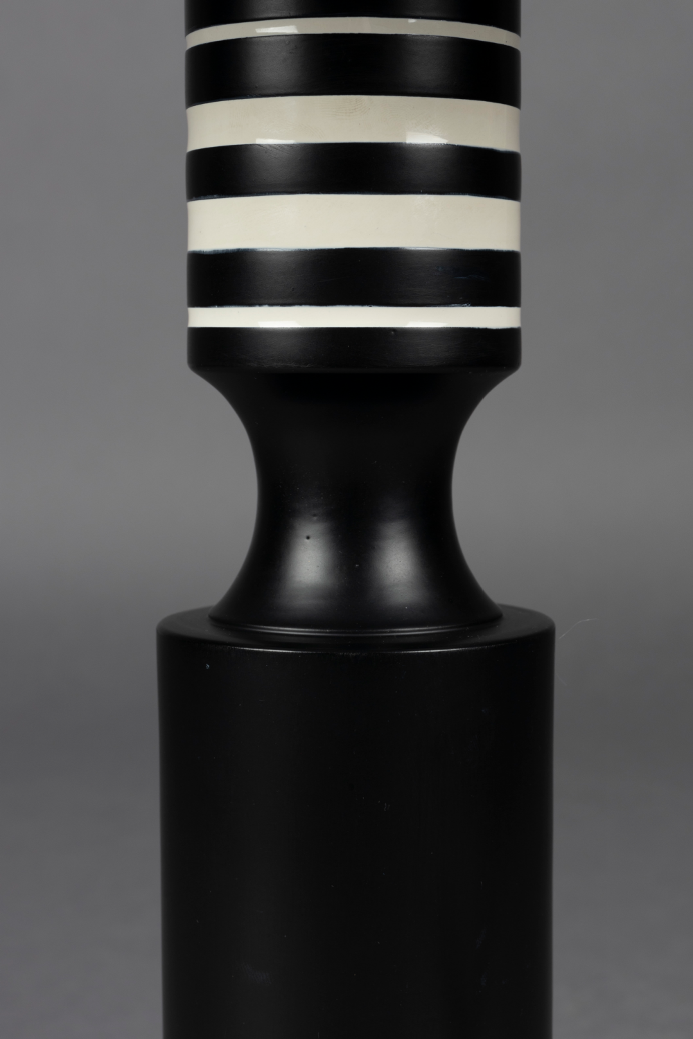 Black Linen Table Lamp | Dutchbone Virgil | Oroa.com