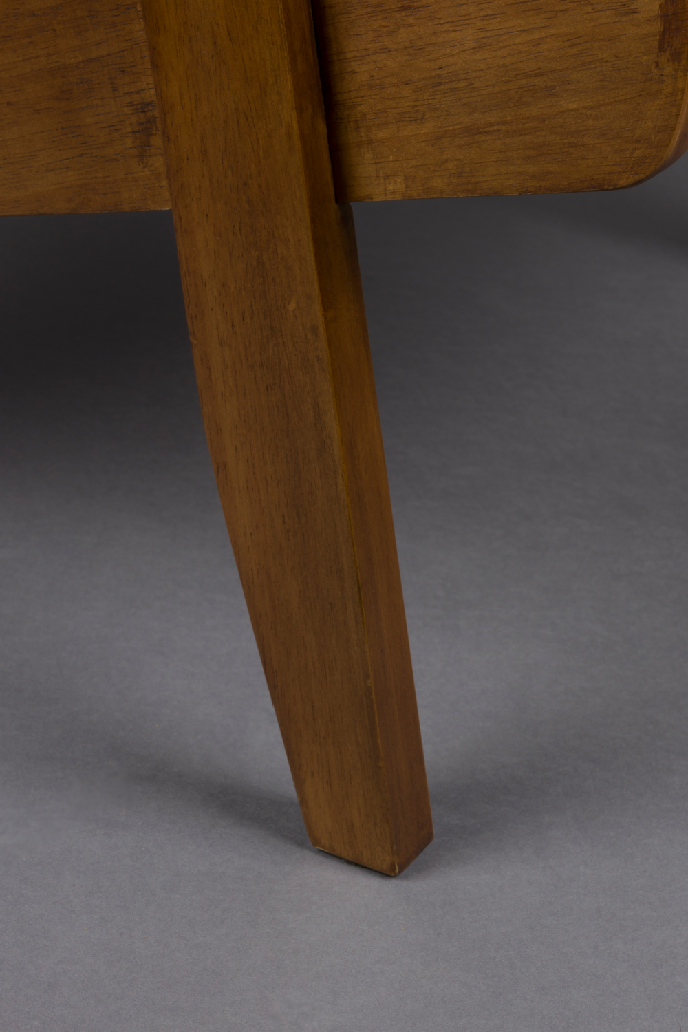 Leather Armed Lounge Chair | Dutchbone Washington | OROA.com