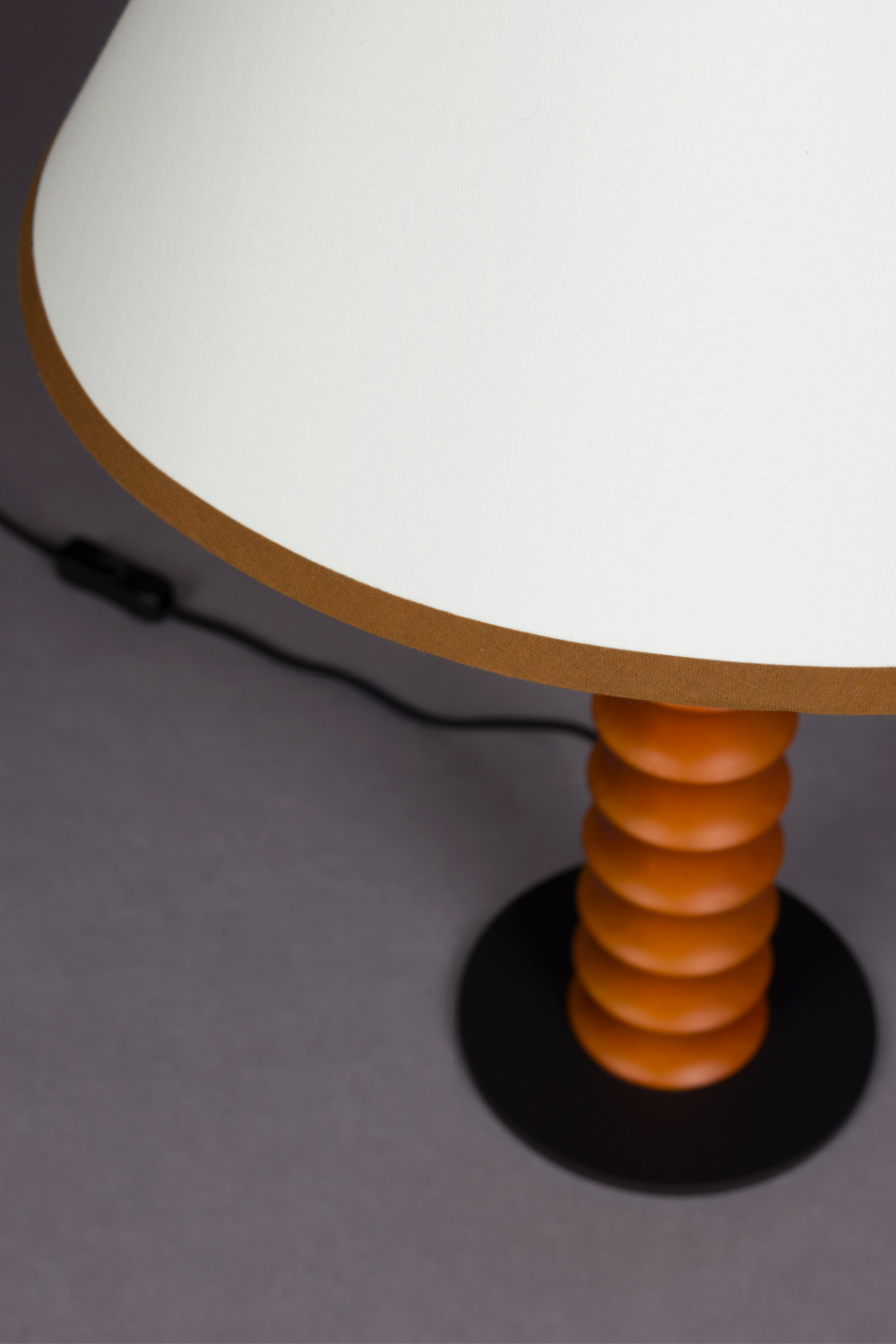 Ribbed Oak Table Lamp | Dutchbone Horace | Oroa.com