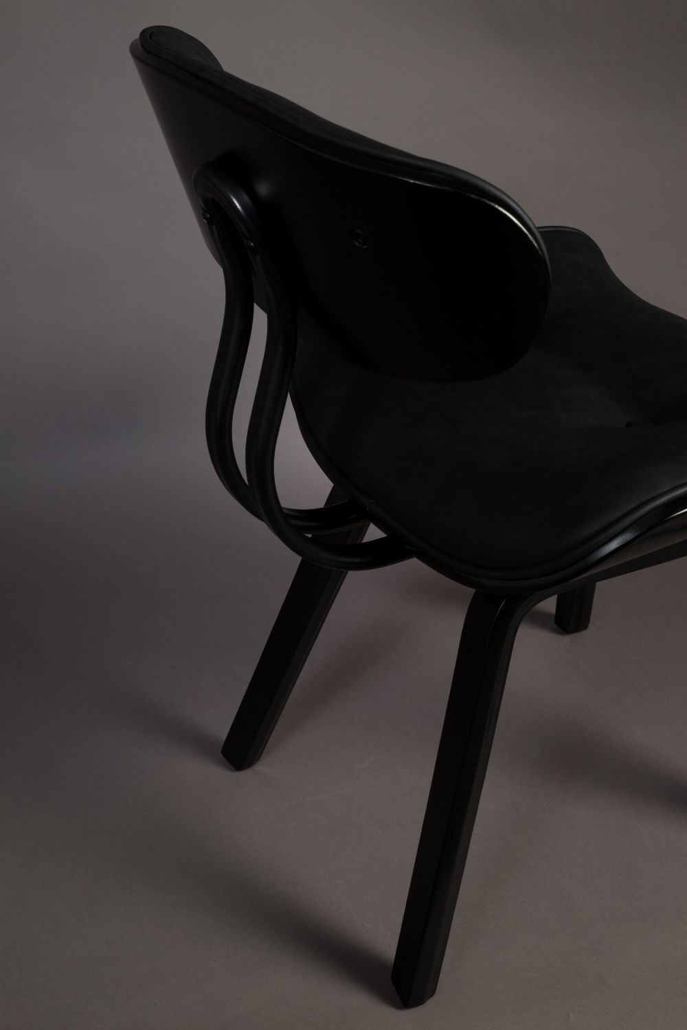 50s Inspired Padded Dining Chair | Dutchbone Blackwood | Oroa.com