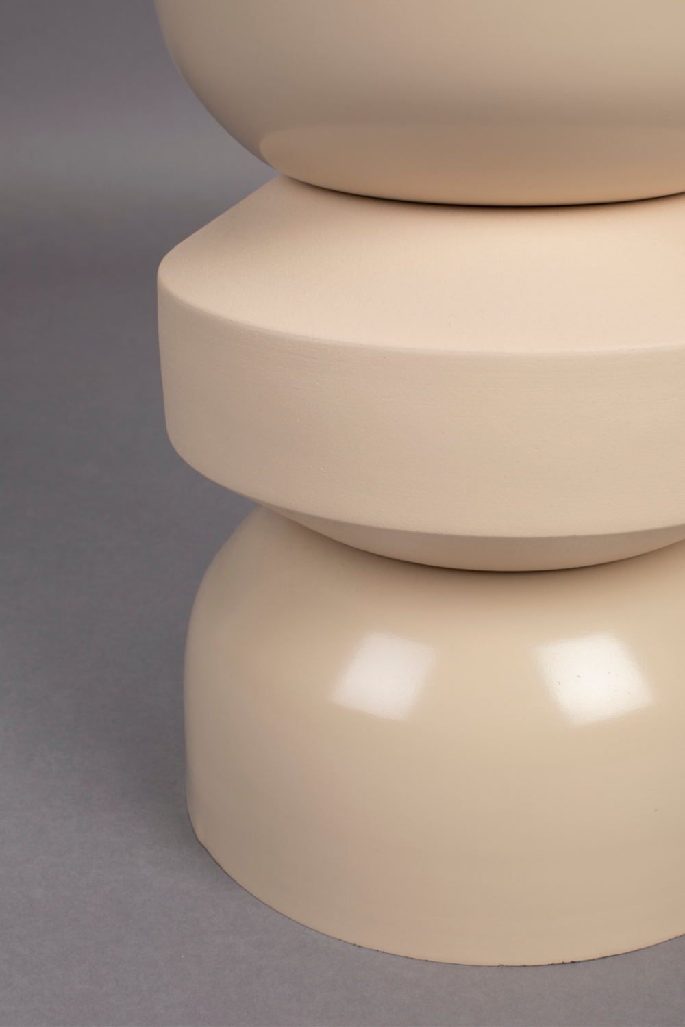 Modern Iron Stool | Dutchbone Apollo | OROA.com