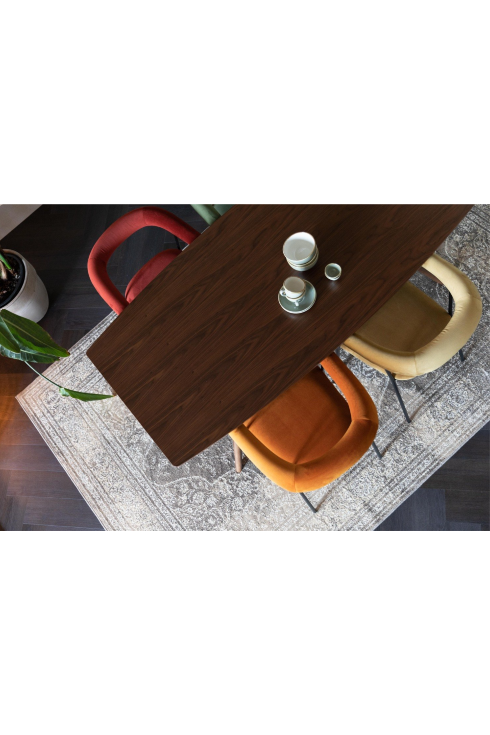 Walnut Dining Table | Dutchbone Malaya | OROA TRADE