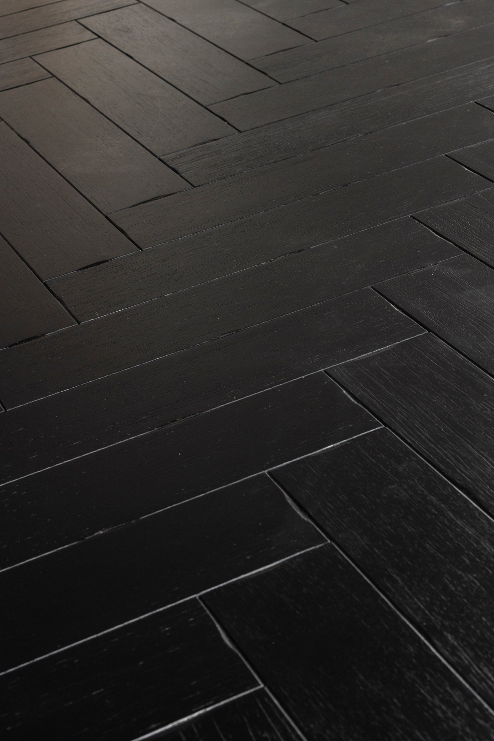 Wooden Herringbone Dining Table | Dutchbone Class | OROA.com