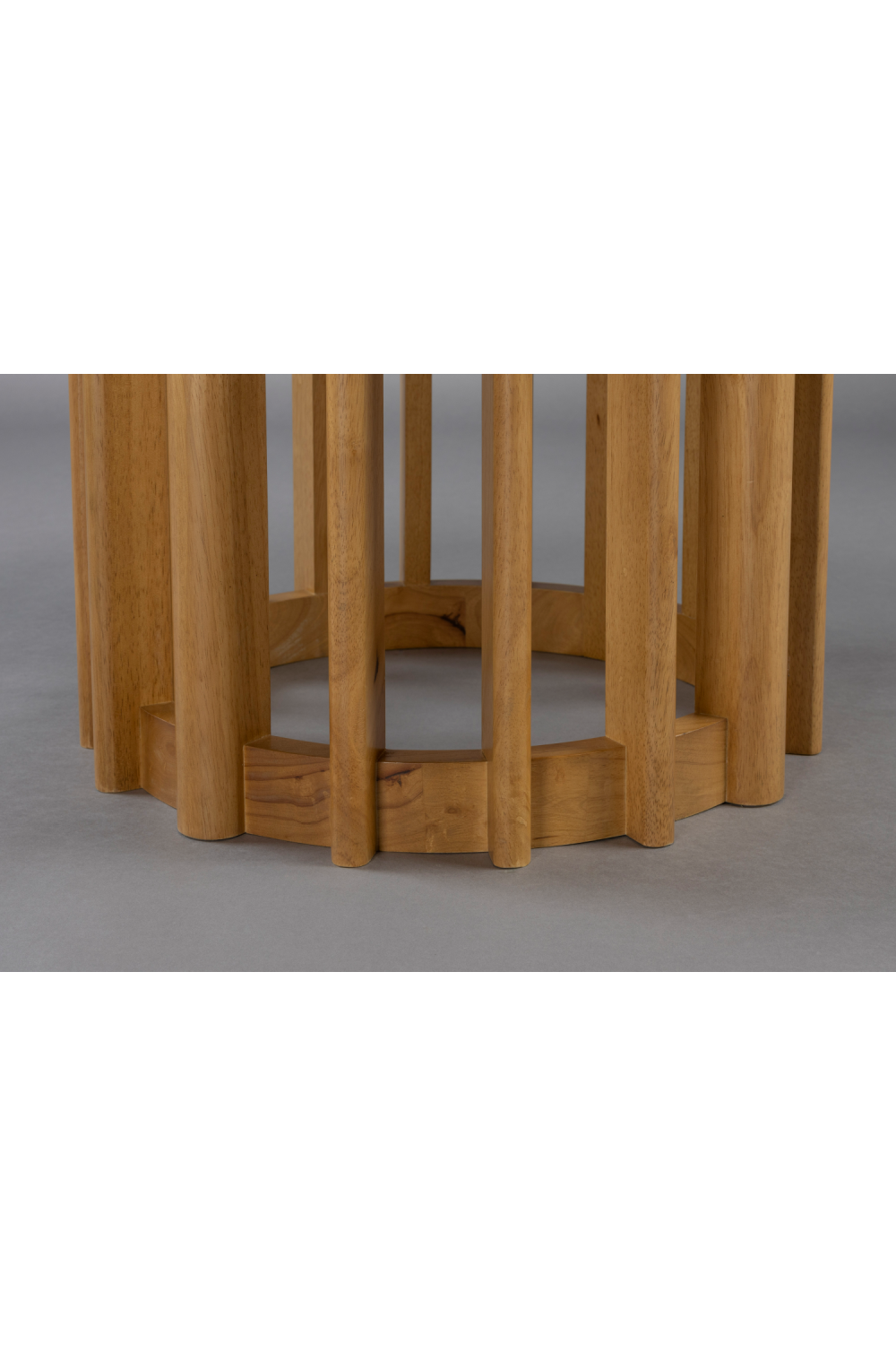 Round Oak Modern Dining Table | Dutchbone Barlet | OROA.com