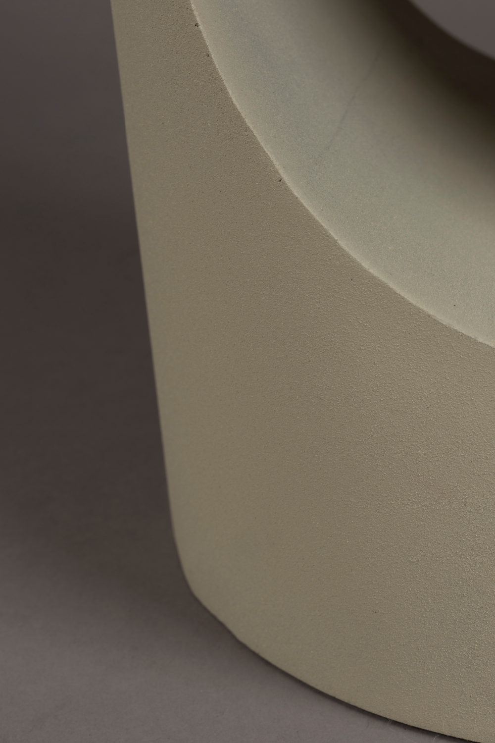 Modern Cylinder Side Table | Dutchbone Sai | OROA.com