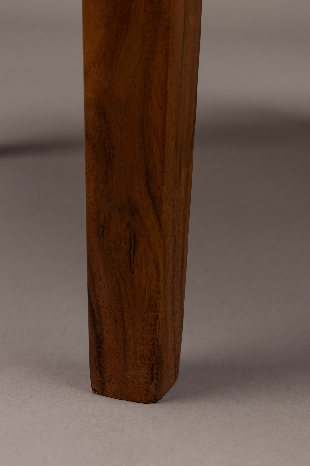 Acacia Round Coffee Table | Dutchbone Shane | OROA.com