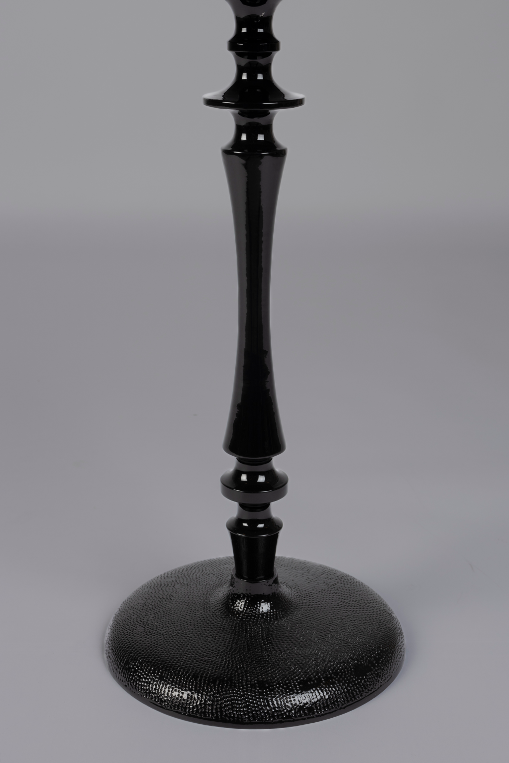 Black Pedestal Side Table | Dutchbone Odessa | OROA.com