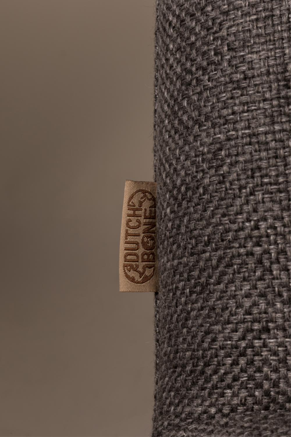 Pedestal Base Padded Lounge Chair | Dutchbone Bar | Oroa.com