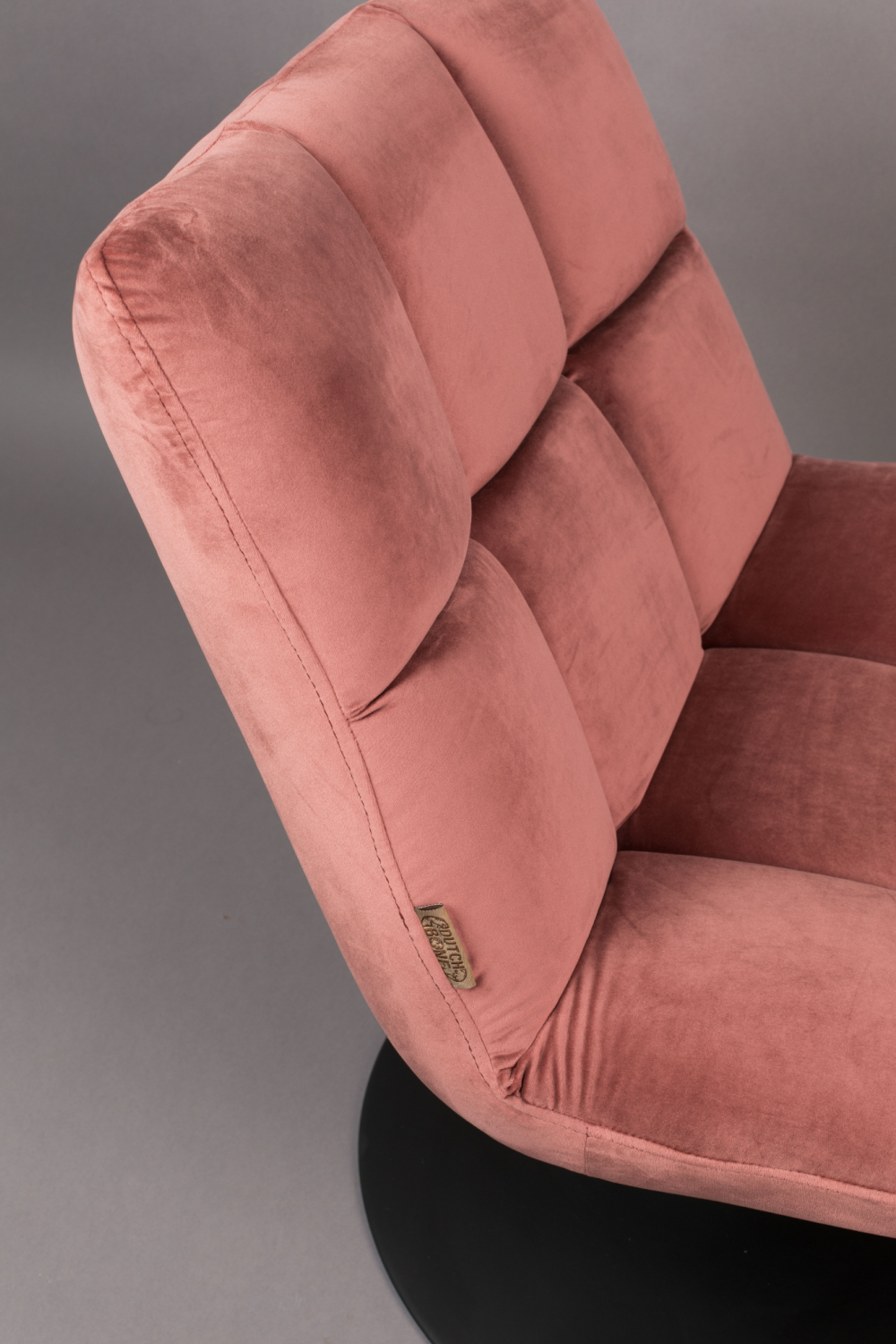 Velvet Pedestal Accent Chair | Dutchbone Bar | Oroa.com