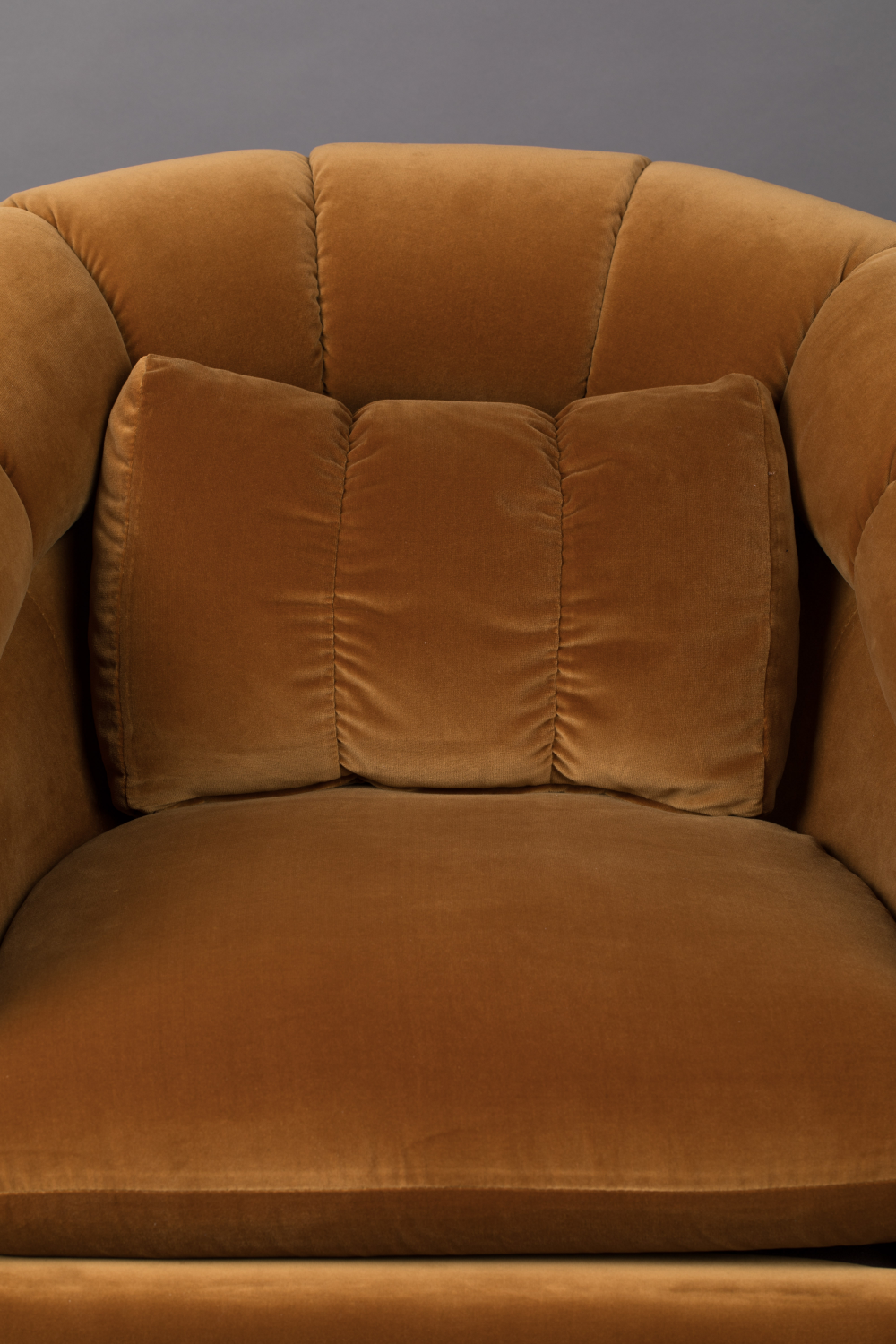 Camel Swivel Lounge Chair | Dutchbone Member | Oroa.com