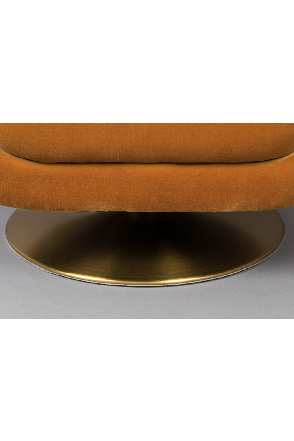 Camel Swivel Lounge Chair | Dutchbone Member | Oroa.com