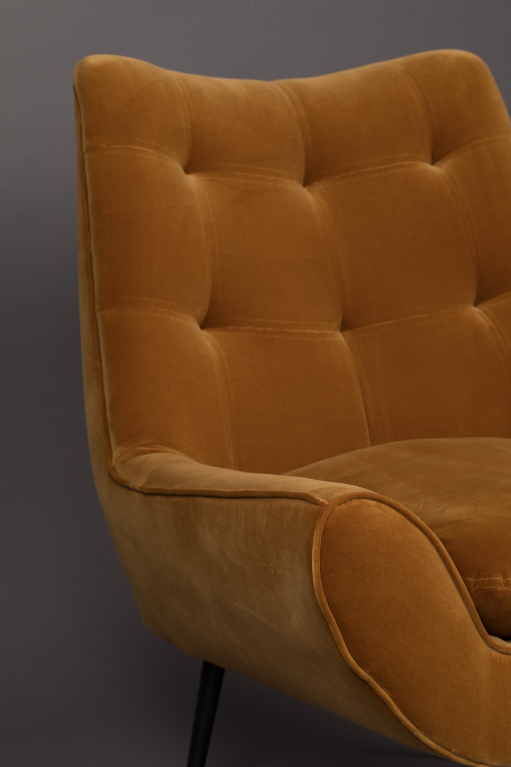 Amber Lounge Chairs | Dutchbone Glodis | OROA.com