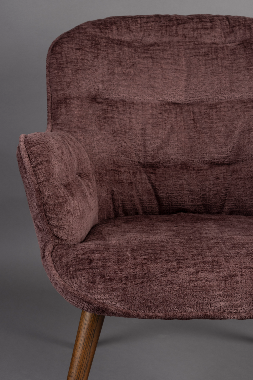Velvet Vintage Style Lounge Chair | Dutchbone Lenn | OROA.com