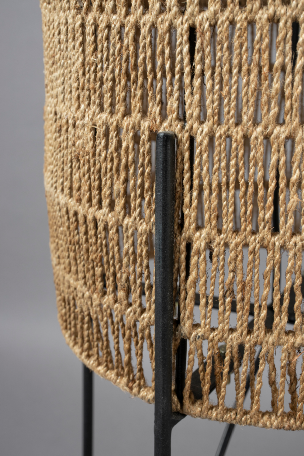 Cylindrical Jute Floor Lamp | Dutchbone Kari | OROA.com