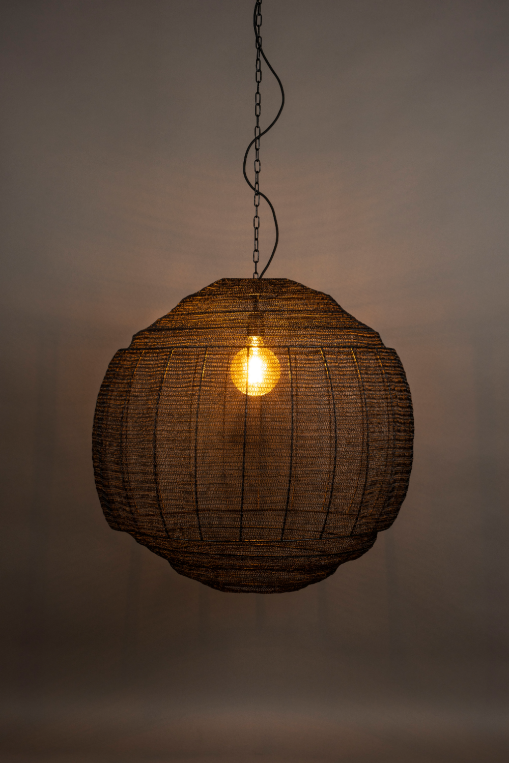 Round Black Pendant Lamp | Dutchbone Meezan | Oroatrade.com