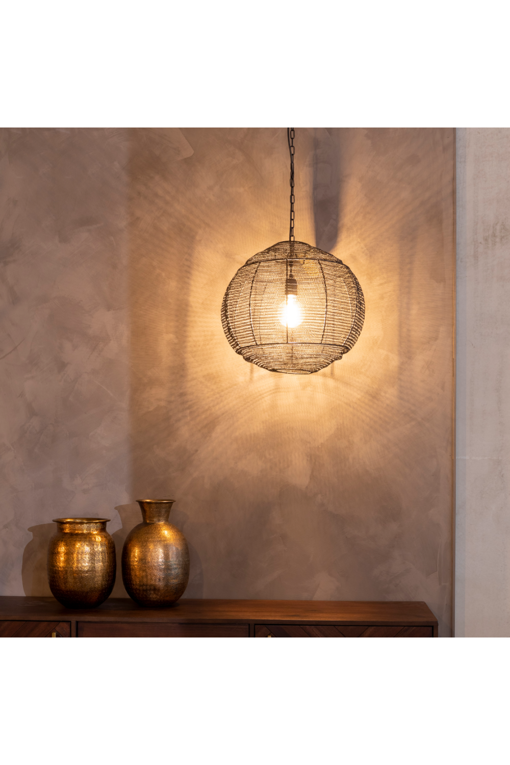 Round Black Pendant Lamp | Dutchbone Meezan | Oroatrade.com