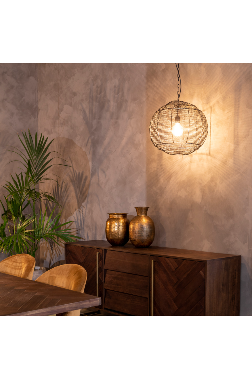 Round Black Pendant Lamp | Dutchbone Meezan | Oroatrade.com