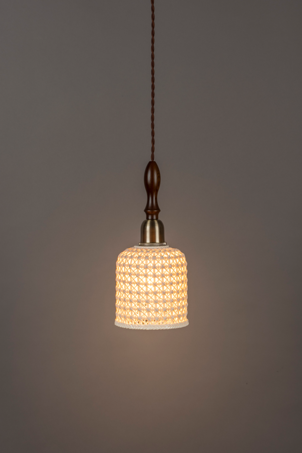 White Ceramic Pendant Lamp | Dutchbone Poppy | OROA.com