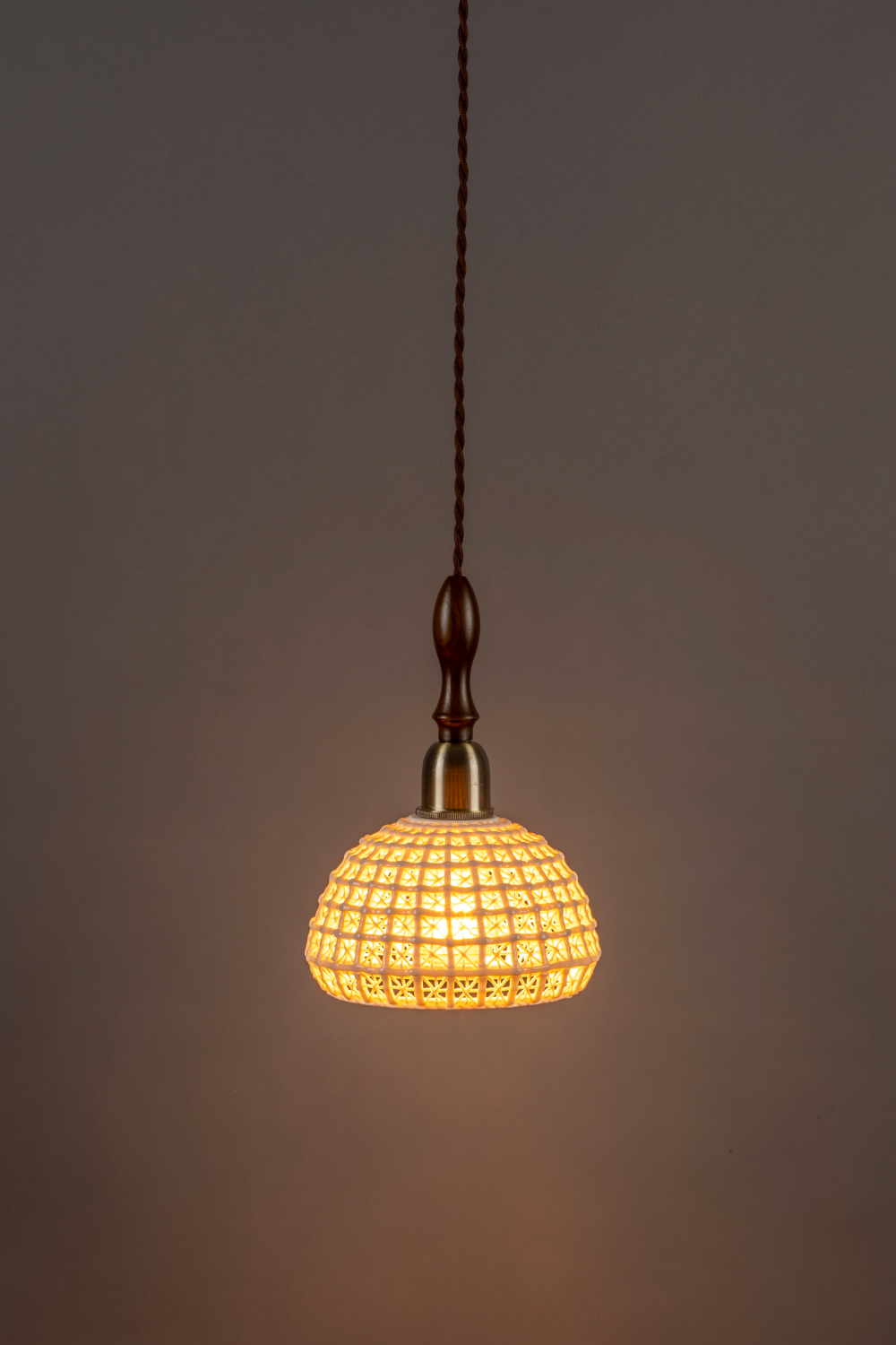 White Ceramic Pendant Lamp | Dutchbone Poppy | OROA.com