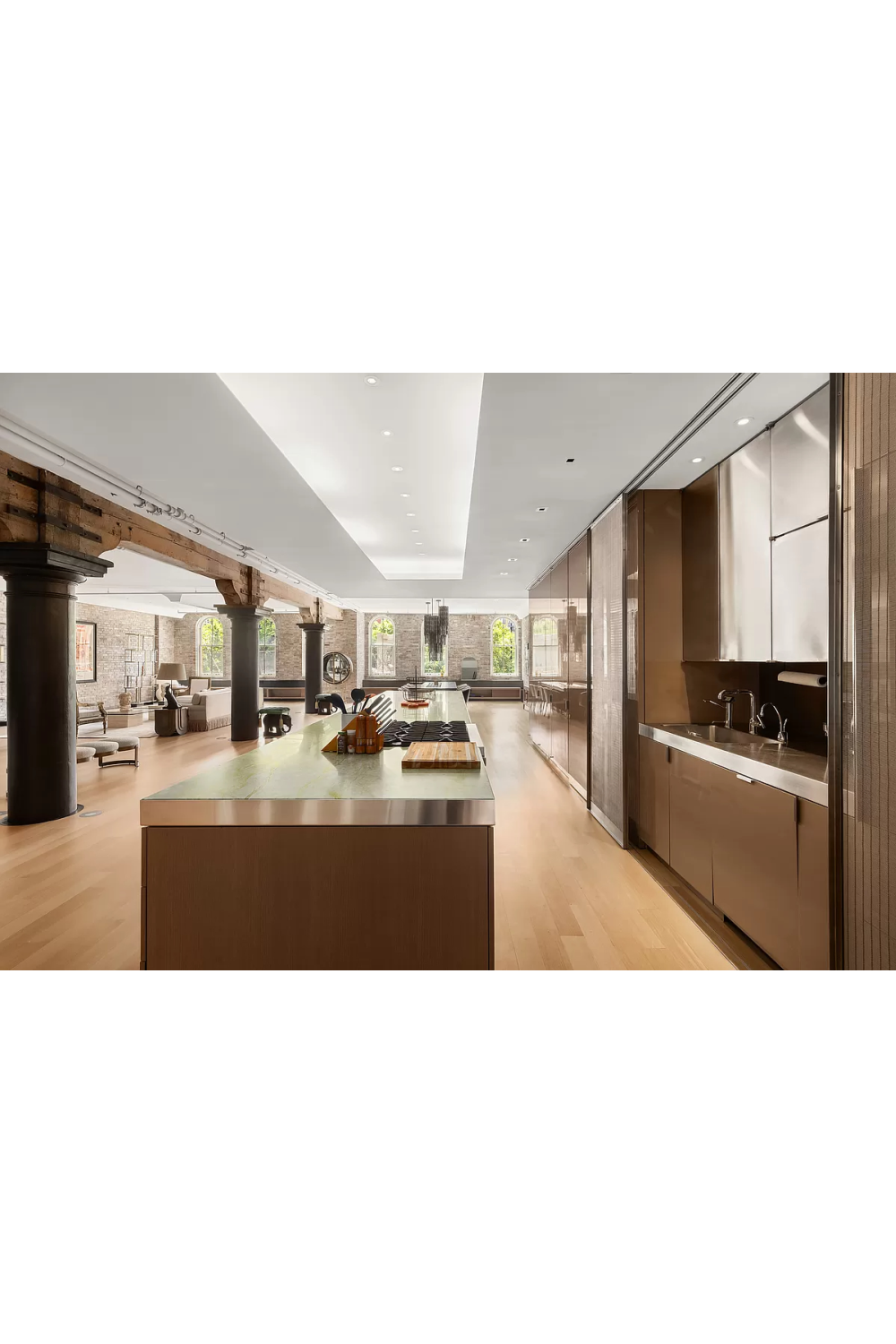 Smoke Glass Chandelier L | Met x Eichholtz Sahure | Oroatrade.com