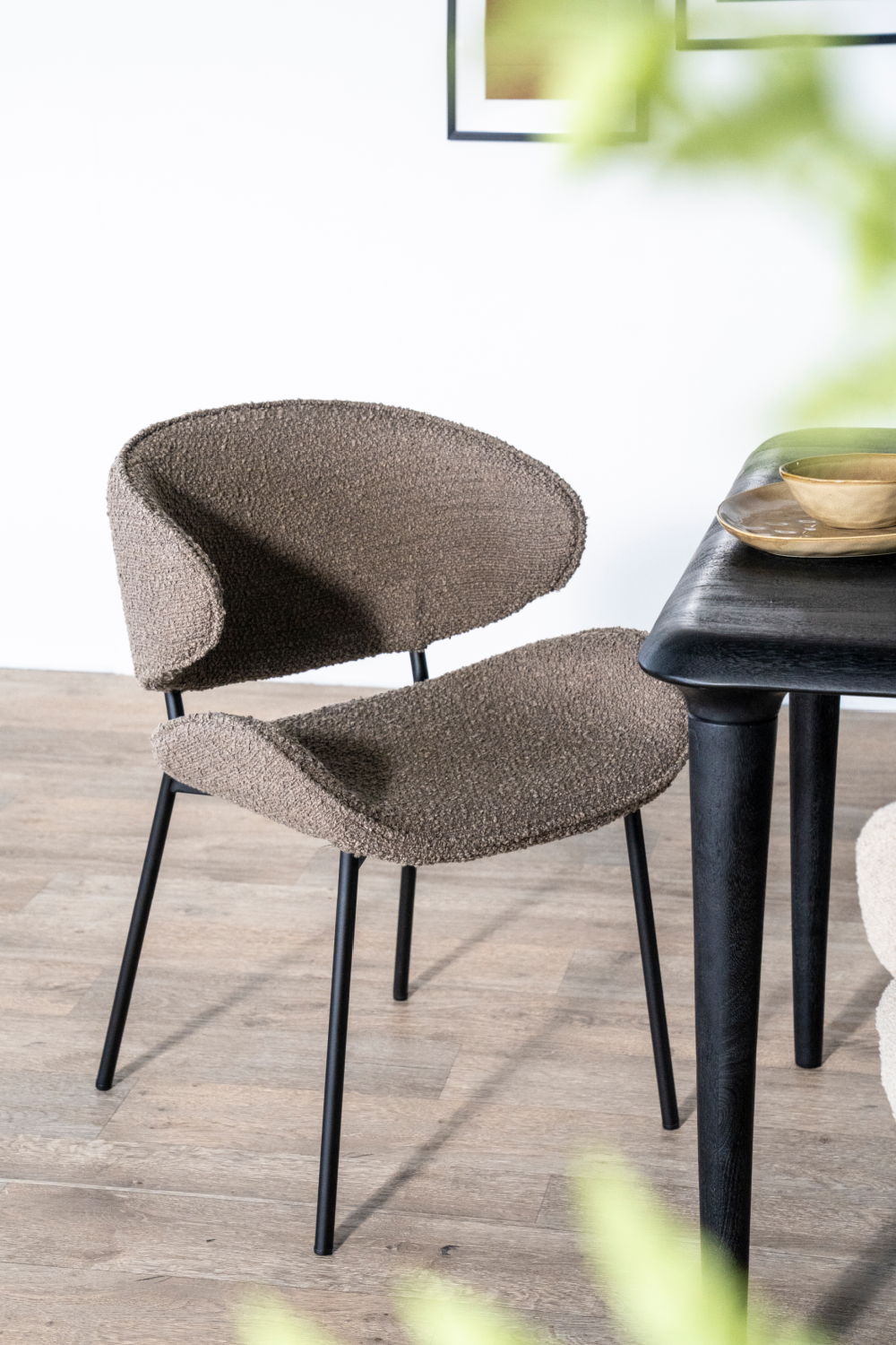 Upholstered Modern Dining Chair | Oroa.com