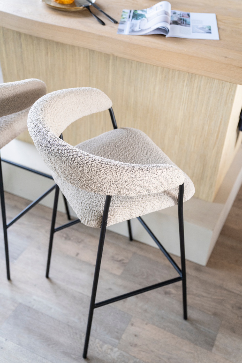 Upholstered Modern Bar Chair | Oroa.com